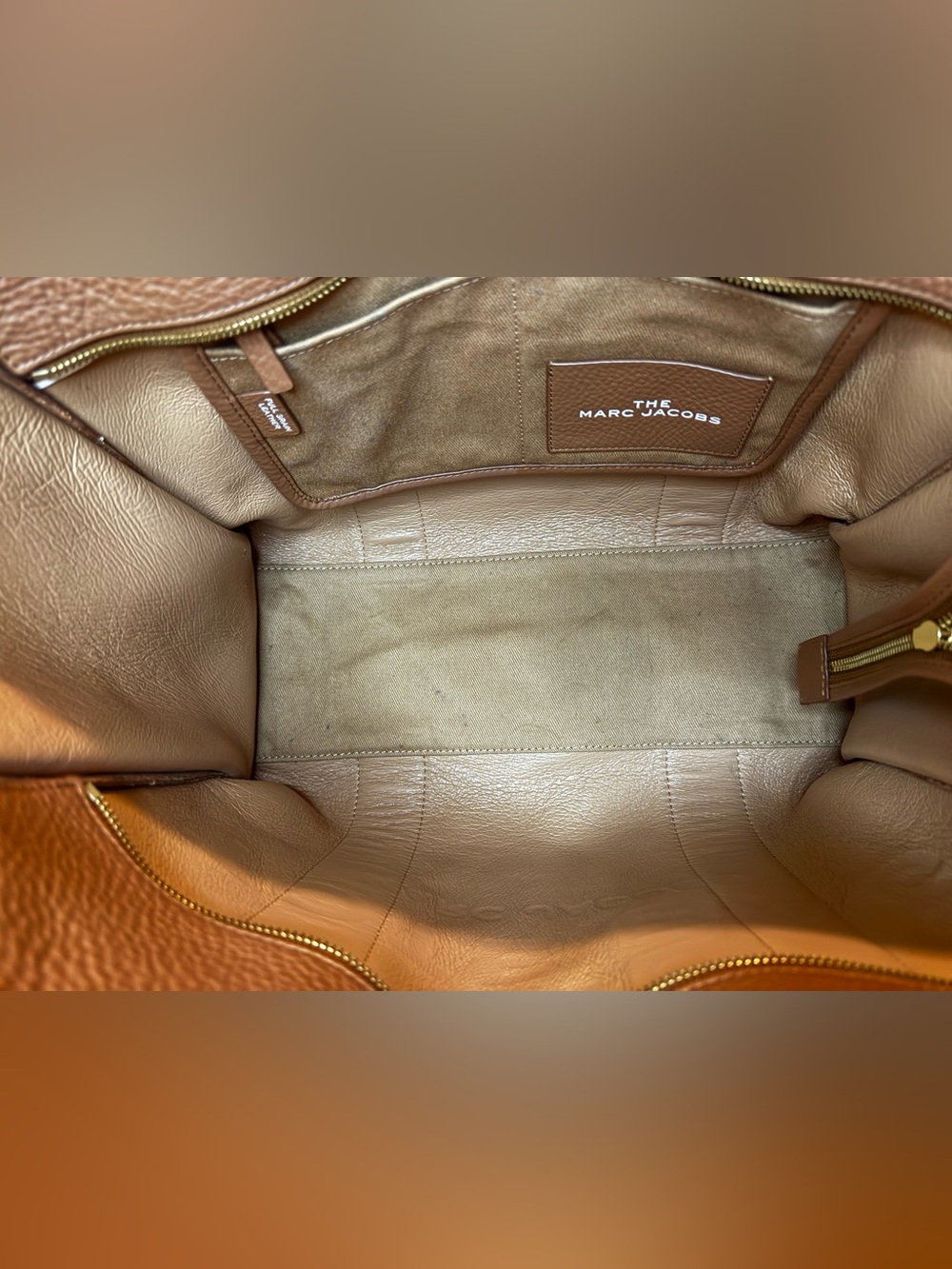 Marc Jacobs The Leather Large Tote Bag (Color: argan oil) - Picture 13 of 13